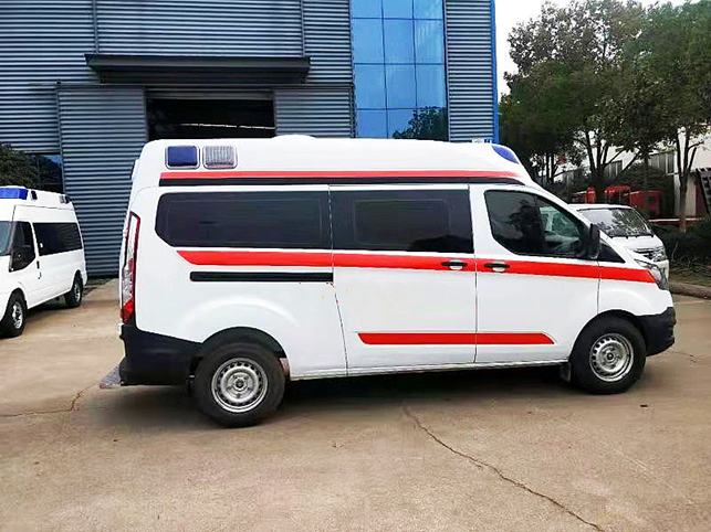 福特全順V362汽油版ABS一體化內(nèi)飾救護(hù)車(chē)