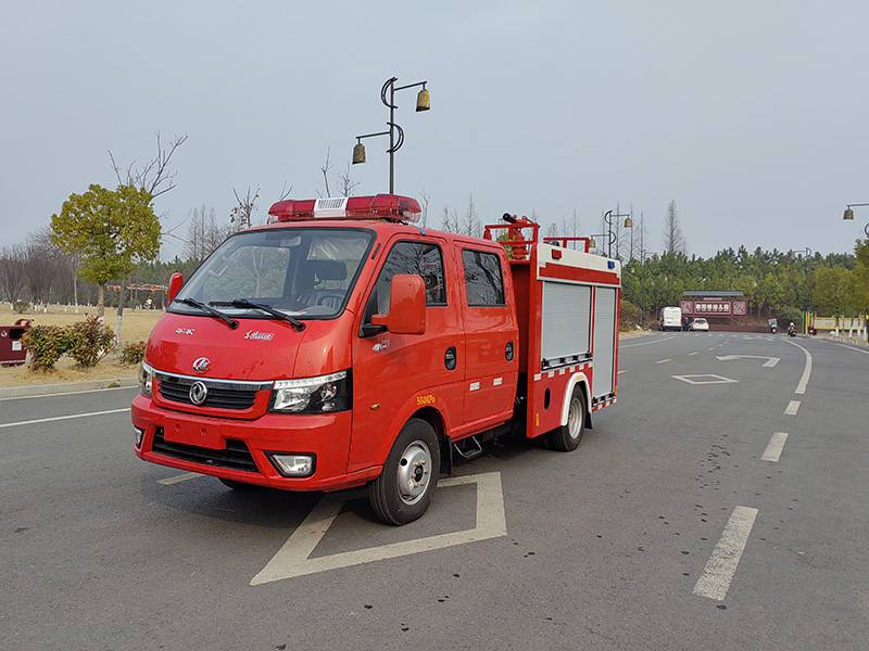 藍牌東風途逸0.85噸水罐消防車